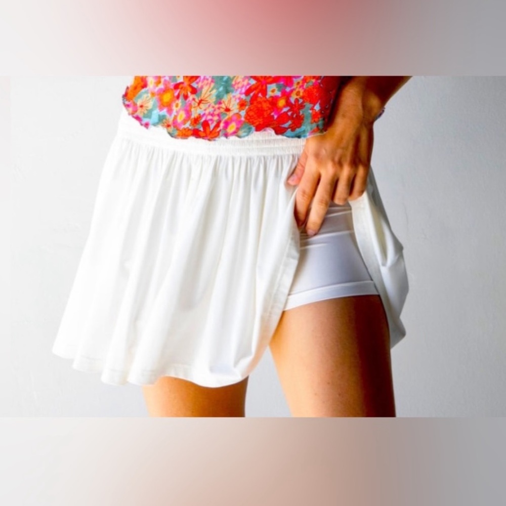 NWT Natural Life XS Daisy Athletic Skirt White